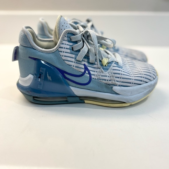 Nike Kids' Grade School LeBron Witness 6 Basketball Shoes Size 3.5Y - Picture 2 of 10